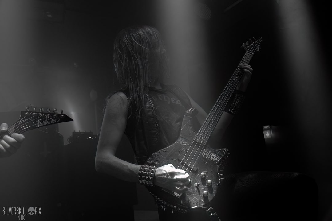 afskyria DSC_7448X-low-light.jpg - Silverskullpix
