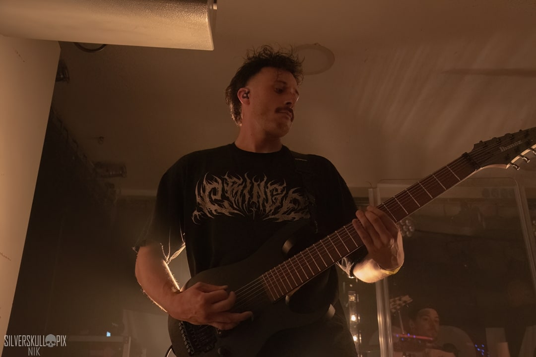 AKK19DSC_2128X-low-light.jpg - Silverskullpix