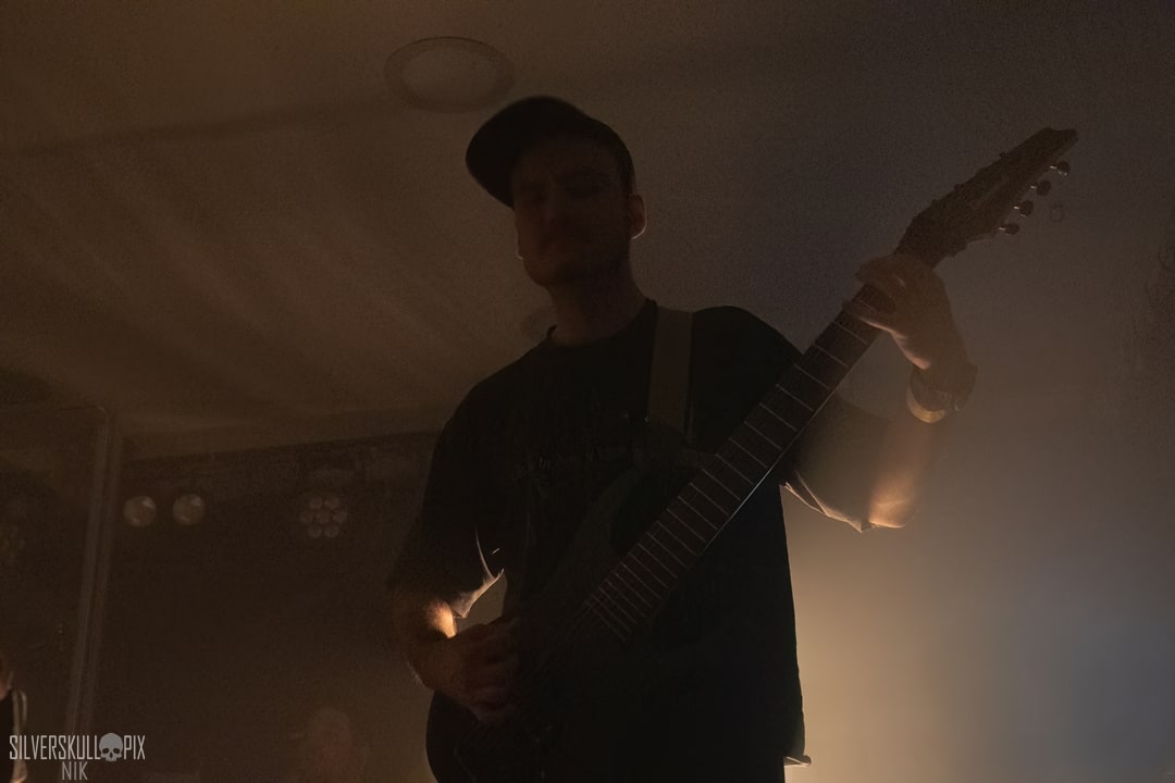 AKK19DSC_2300X-low-light.jpg - Silverskullpix