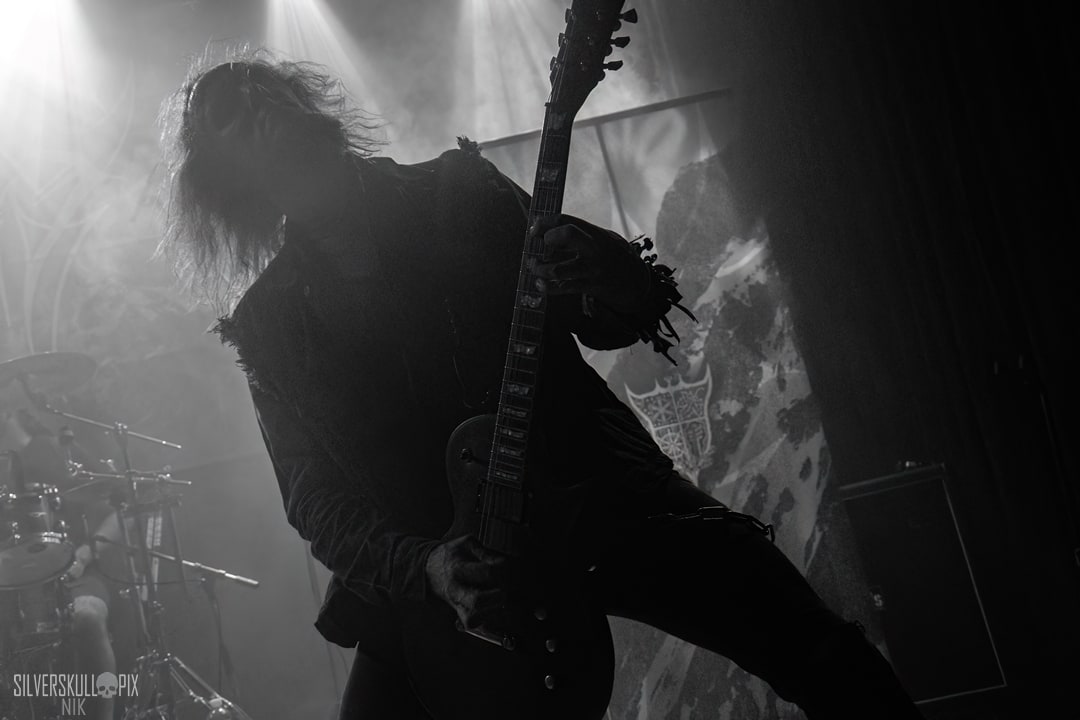ashvol1DSC_0229X-low-light.jpg - Silverskullpix