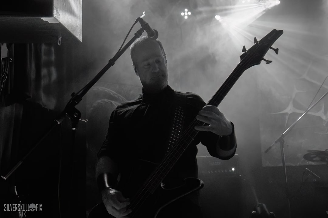 ashvol1DSC_9353X-low-light.jpg - Silverskullpix